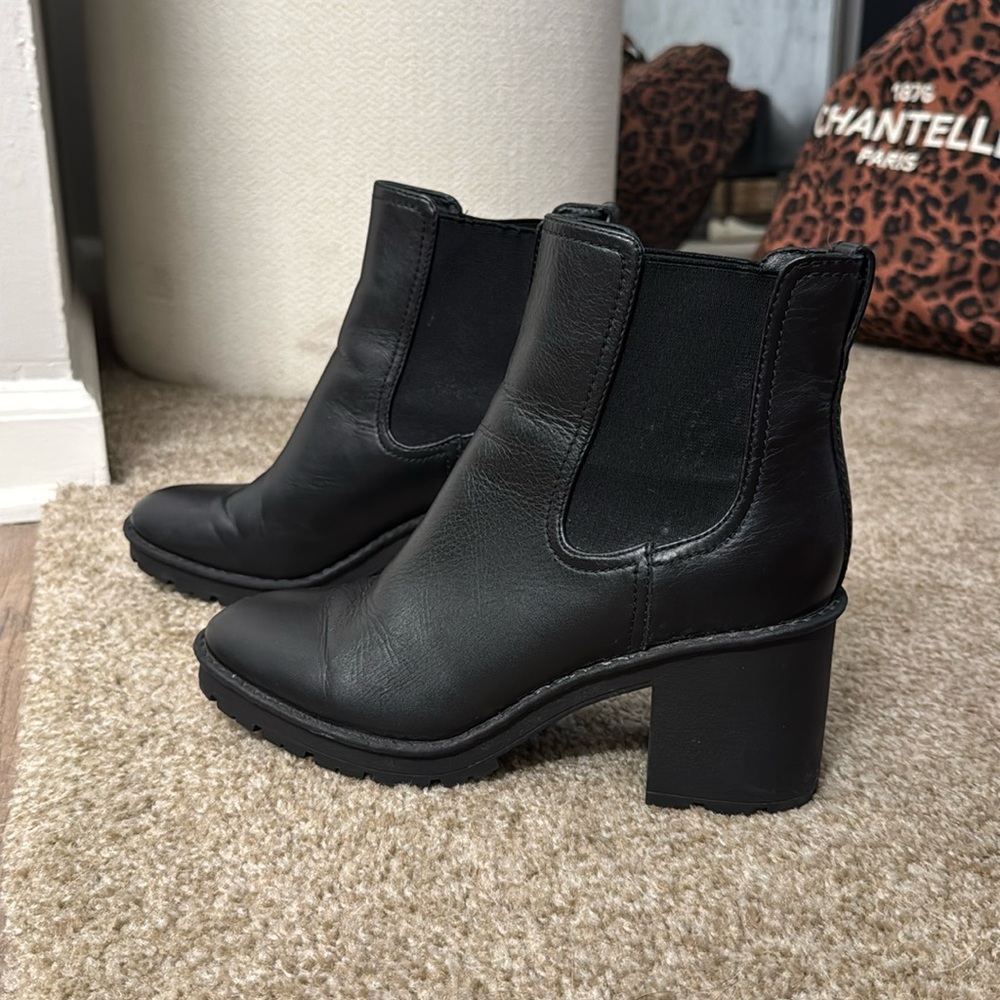 Vince black Chelsea boots